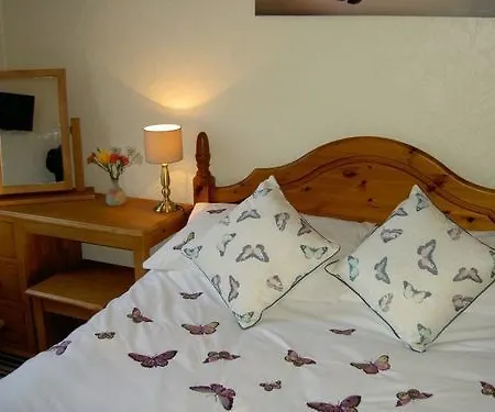 The Red Townhouse 3*