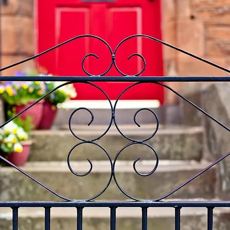 The Red Townhouse فندق مبيت وإفطار بنريث