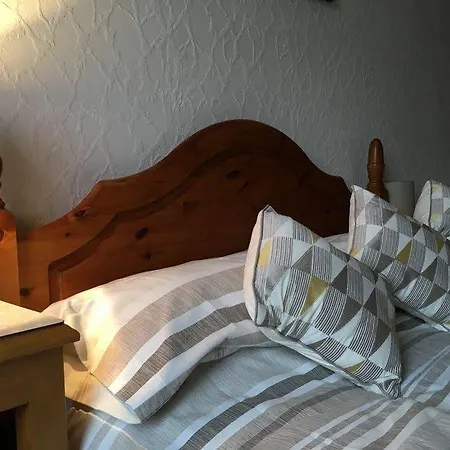 The Red Townhouse 3*