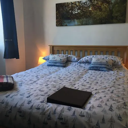 The Red Townhouse 3*